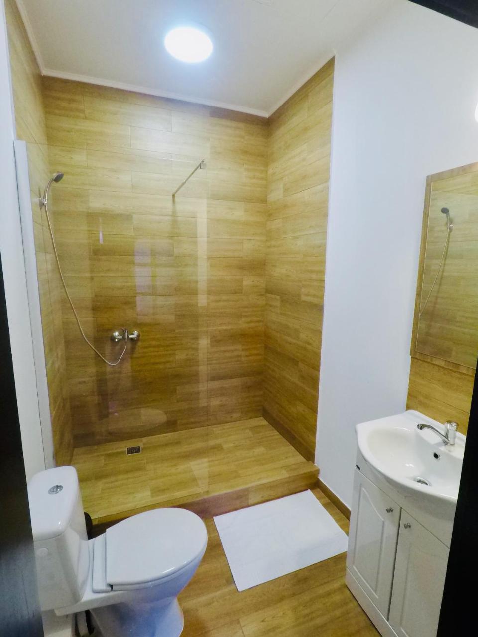 Cristi's Rooms - Pensiune Oradea Extérieur photo